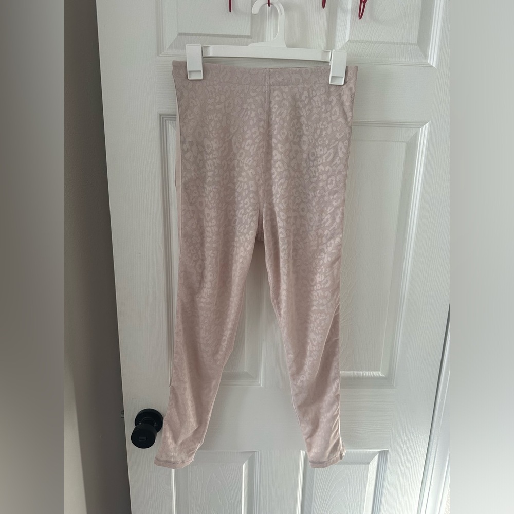 Victoria's Secret Performance Sheer Lace Leggings Pink Leopard Print Size M